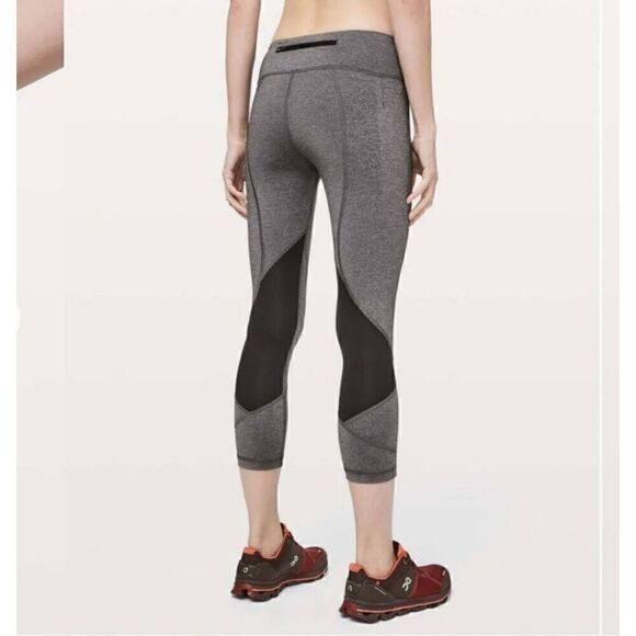 LULULEMON Pace Rival Crop 22” Heathered Black/Black Size 4 D12 - Picture 4 of 13